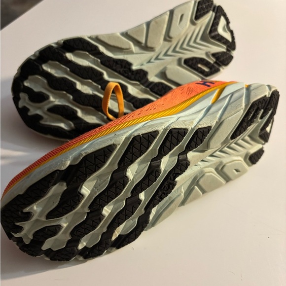 Hoka One One Clifton 8 Vibrant Orange Athletic Shoes size 7.5B Men’s - Picture 4 of 5
